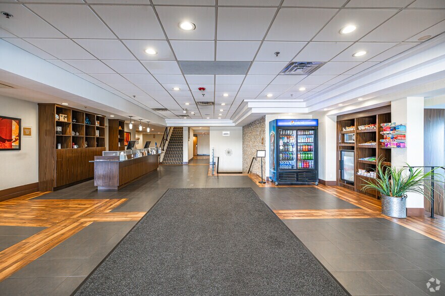 5311 S Howell Ave, Milwaukee, WI for sale - Lobby - Image 1 of 1