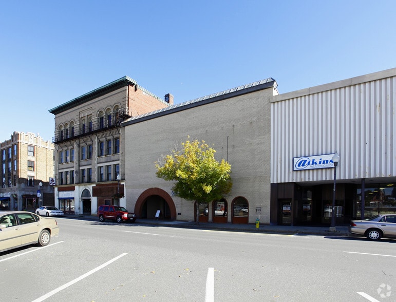 165 Main St, Waterville, ME for sale - Primary Photo - Image 1 of 8