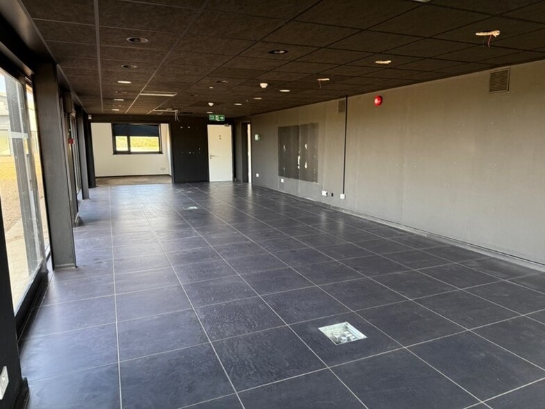 Unit 1 Forest Rd, Newport for lease - Interior Photo - Image 3 of 6