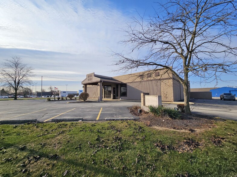 711 W Gardner Dr, Marion, IN for sale - Building Photo - Image 2 of 8