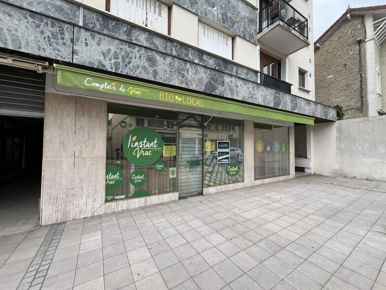 Retail in Rambouillet for lease - Building Photo - Image 1 of 7