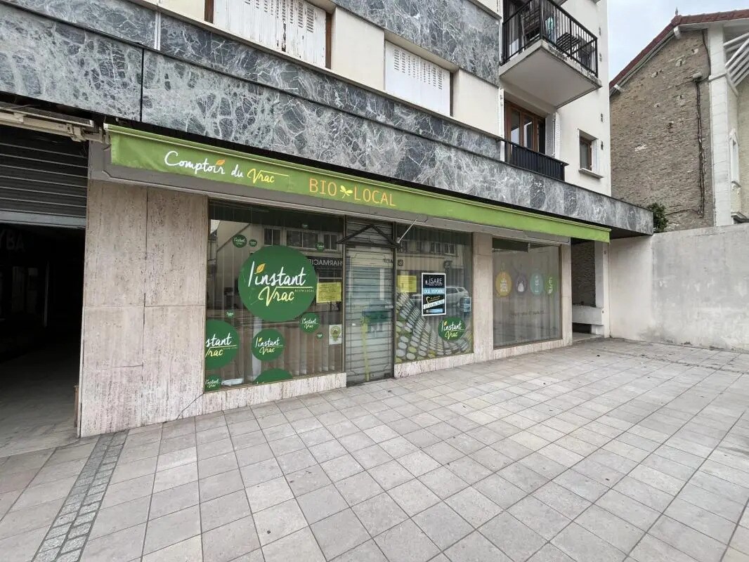 Retail in Rambouillet for lease Building Photo- Image 1 of 8