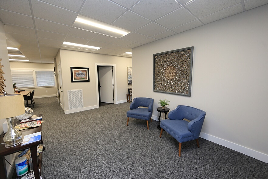 1906 E Highway 54, Durham, NC for lease - Building Photo - Image 2 of 26