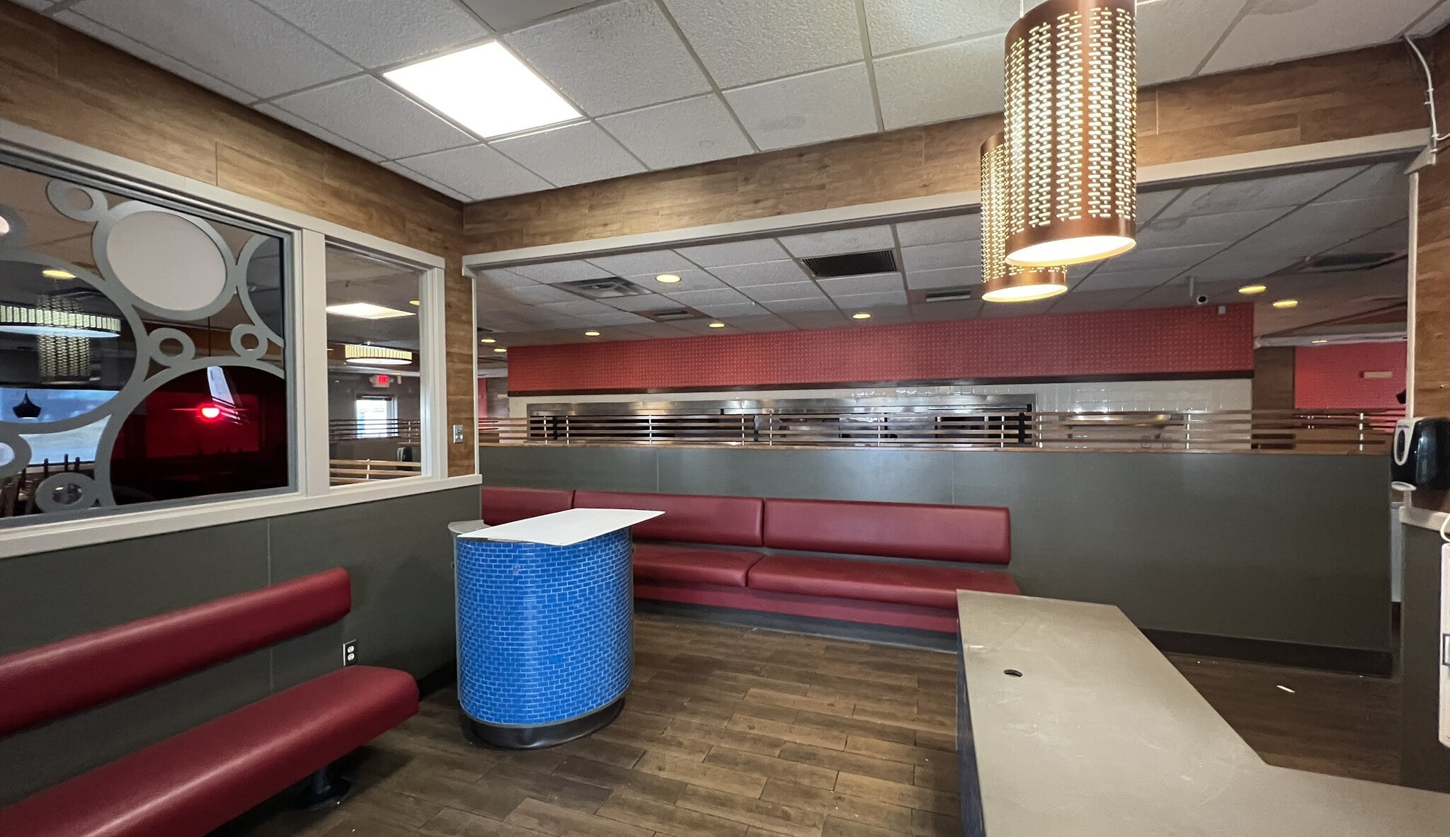 8101 W Brown Deer Rd, Milwaukee, WI for lease Interior Photo- Image 1 of 3