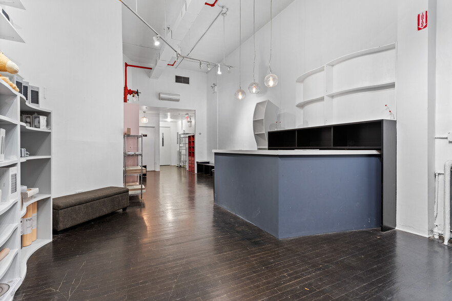 56 E 11th St, New York, NY for lease - Interior Photo - Image 2 of 7