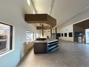 2828 S Country Club Dr, Mesa, AZ for lease Interior Photo- Image 2 of 3
