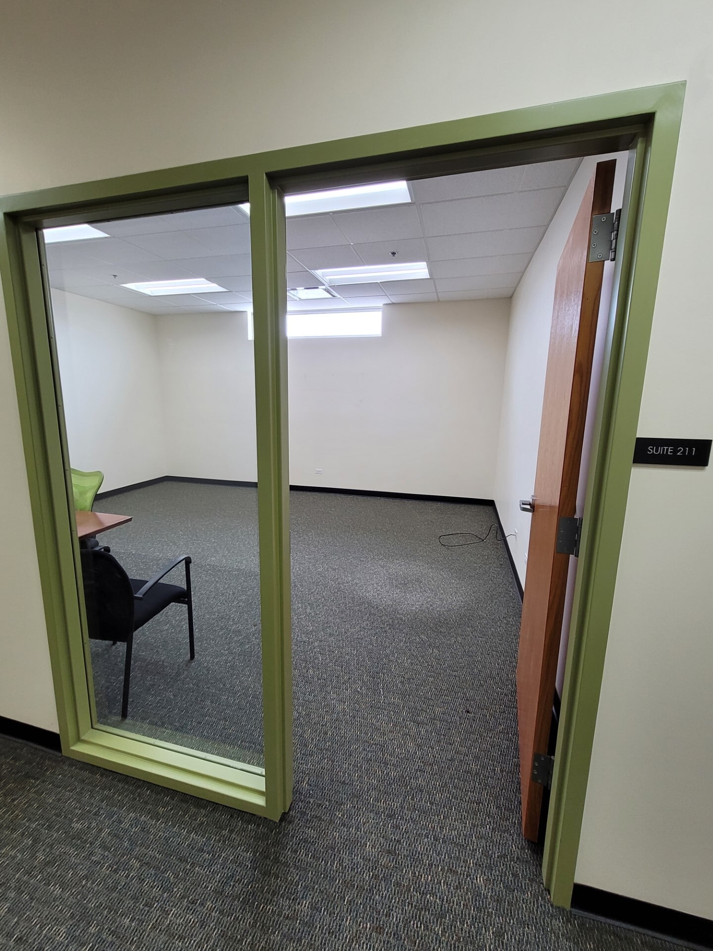 7125 W Gunnison St, Harwood Heights, IL for lease Interior Photo- Image 1 of 6