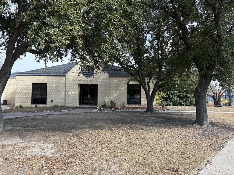 4501 Matthew Rd, Grand Prairie, TX for lease - Building Photo - Image 1 of 14