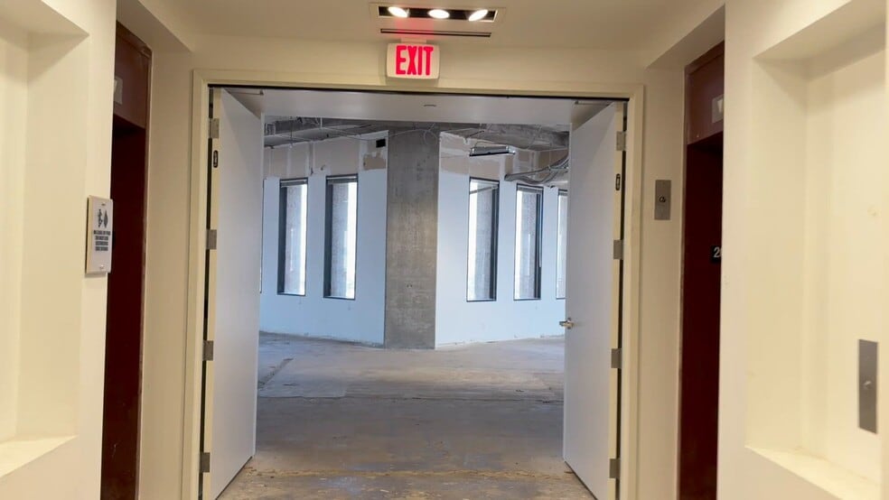 2600 N Central Ave, Phoenix, AZ for sale - Commercial Listing Video - Image 2 of 29