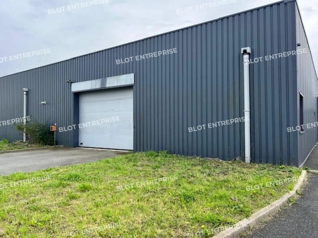 Flex in Plérin for lease Building Photo- Image 1 of 4