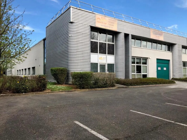 11/13 Rue Henri Farman, Tremblay-en-France for lease - Building Photo - Image 2 of 9