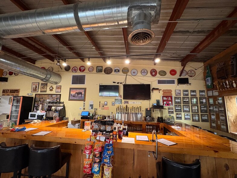 116 Caverns Rd, Cobleskill, NY for sale - Interior Photo - Image 3 of 8