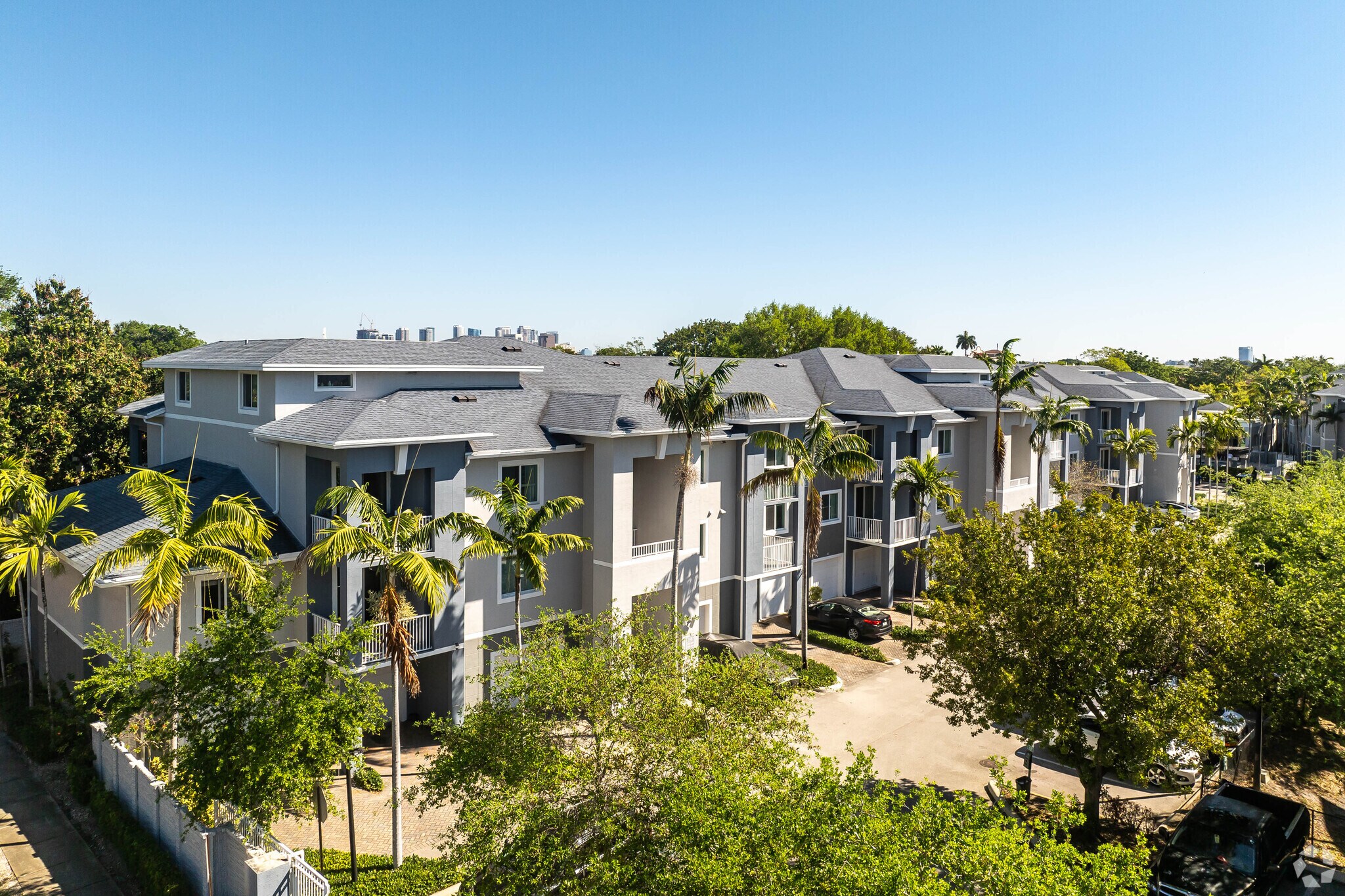 400-406 SE 22nd St, Fort Lauderdale, FL for sale Primary Photo- Image 1 of 7