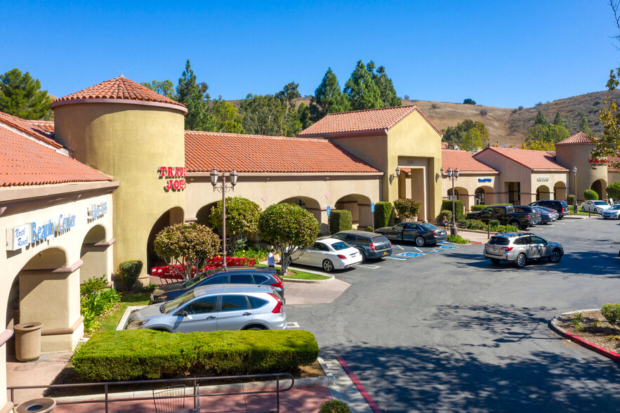 3815-3963 E Thousand Oaks Blvd, Westlake Village, CA for lease - Building Photo - Image 1 of 9