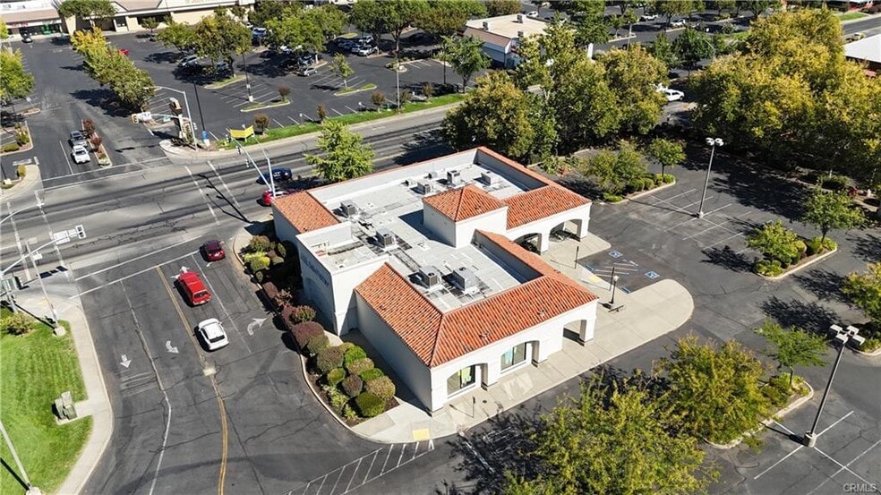 241 W East Ave, Chico, CA for lease - Building Photo - Image 1 of 2