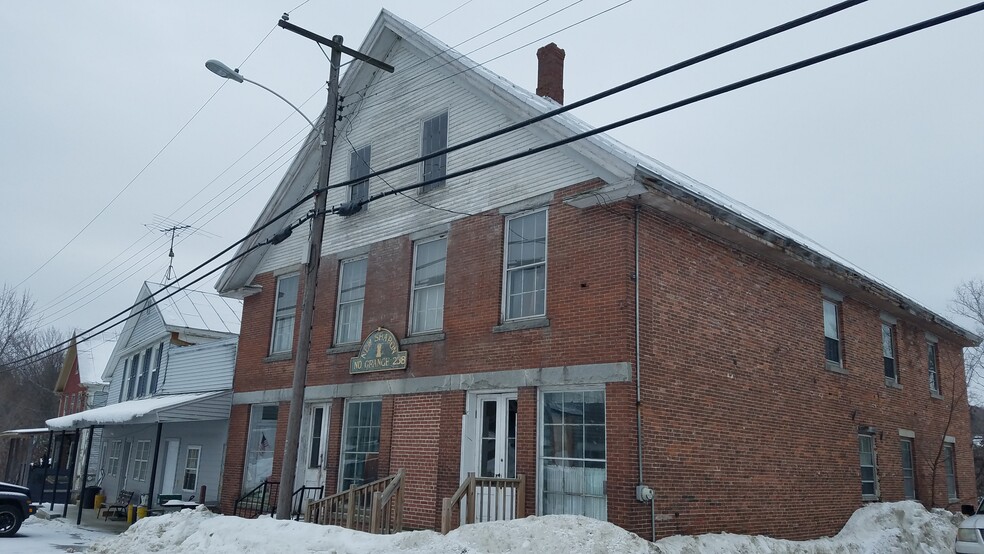 62 Main St, New Sharon, ME for sale - Primary Photo - Image 1 of 1