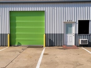 1416 N Main St, Pearland, TX for lease Interior Photo- Image 1 of 7