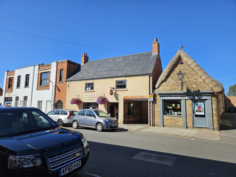 4-6 Church St, Oakham for sale - Building Photo - Image 1 of 1