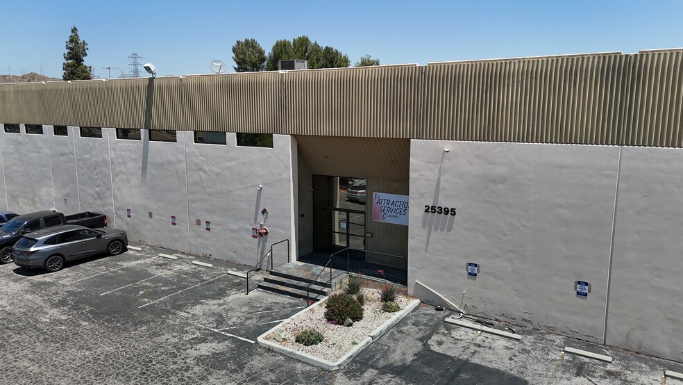 25371-25395 Rye Canyon Rd, Valencia, CA for lease - Building Photo - Image 2 of 20