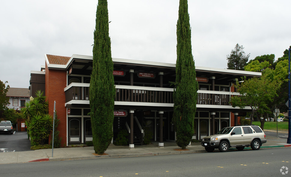 1075 1st St, Benicia, CA for lease - Primary Photo - Image 1 of 8