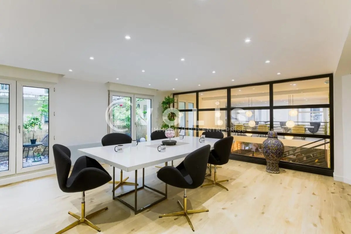 Office in Orsay for lease Interior Photo- Image 1 of 14