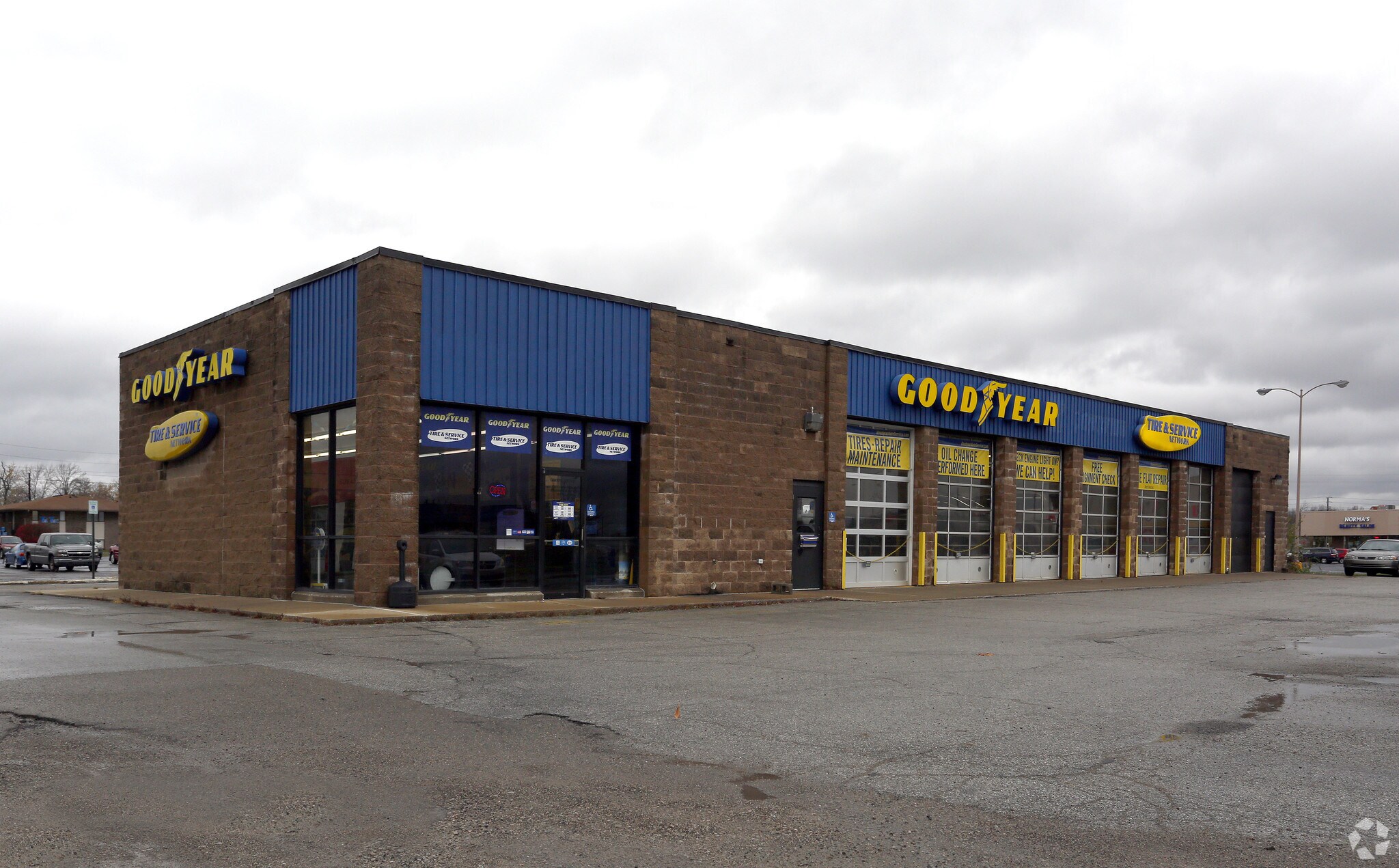 1303 S High School Rd, Indianapolis, IN for sale Primary Photo- Image 1 of 1