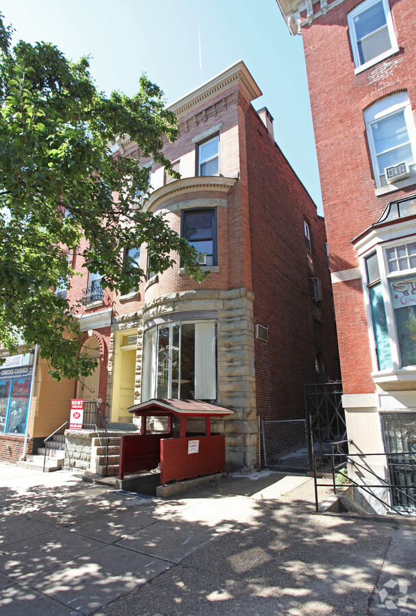 2204 N Charles St, Baltimore, Md 21218 - Property Record 