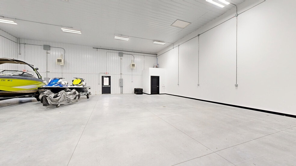 TitanFlex Industrial Suites - Warehouse