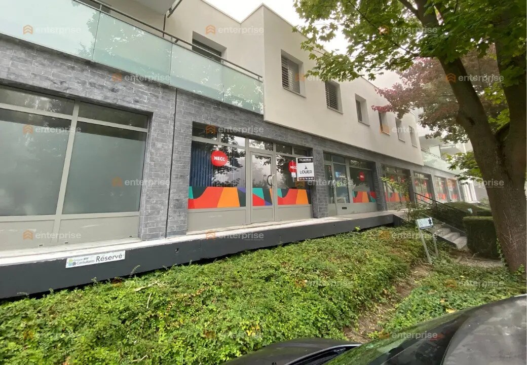 Office in Marcq-en-Baroeul for lease Building Photo- Image 1 of 10