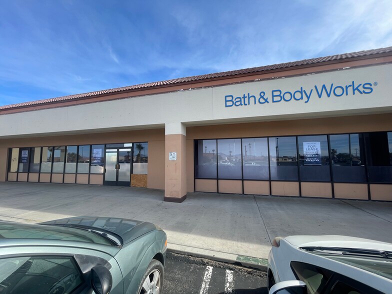 730-740 N China Lake Blvd, Ridgecrest, CA for lease - Building Photo - Image 1 of 6