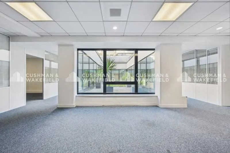 101-109 Rue Jean Jaurès, Levallois-Perret for lease Interior Photo- Image 1 of 4