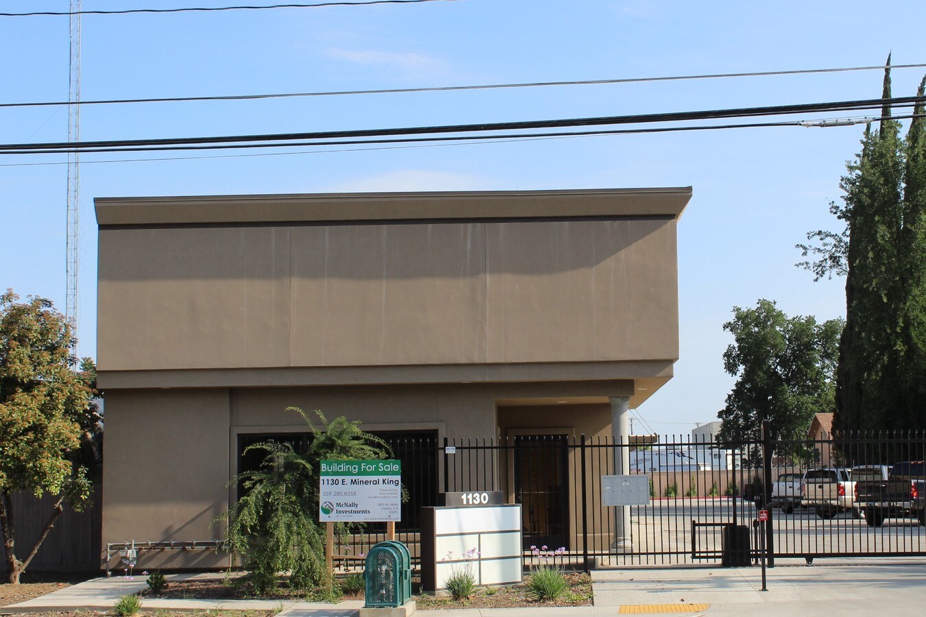 1130 E Mineral King Ave, Visalia, CA 93292