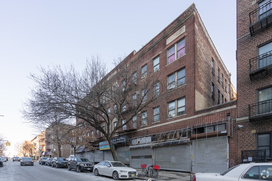 877 Franklin Ave, Brooklyn, NY for lease - Building Photo - Image 3 of 7