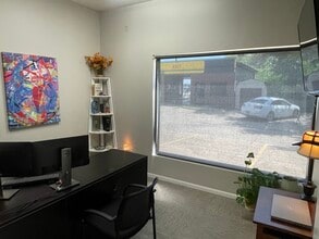 2646-2650 100th St, Urbandale, IA for lease Interior Photo- Image 2 of 9