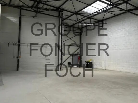 Flex in Saint-Priest for lease Interior Photo- Image 1 of 7