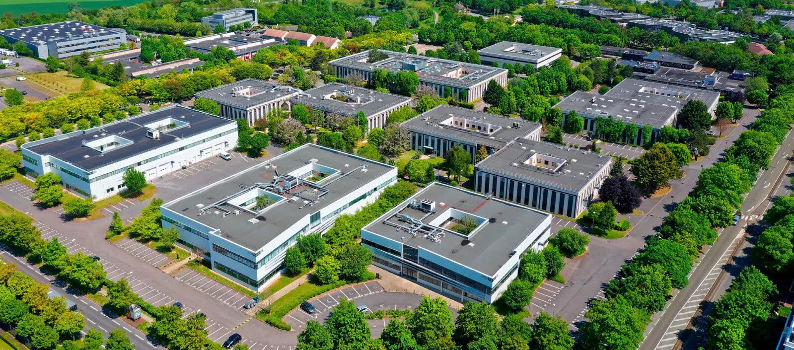 Industrial in Cergy for lease Building Photo- Image 1 of 11