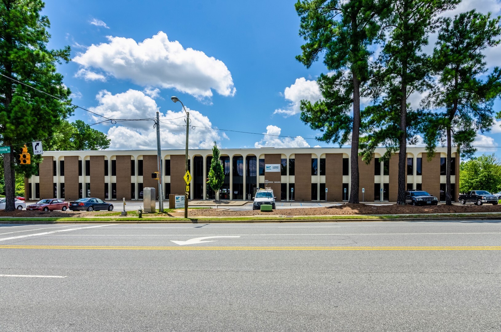 2301 W Meadowview Rd, Greensboro, NC for sale Primary Photo- Image 1 of 1