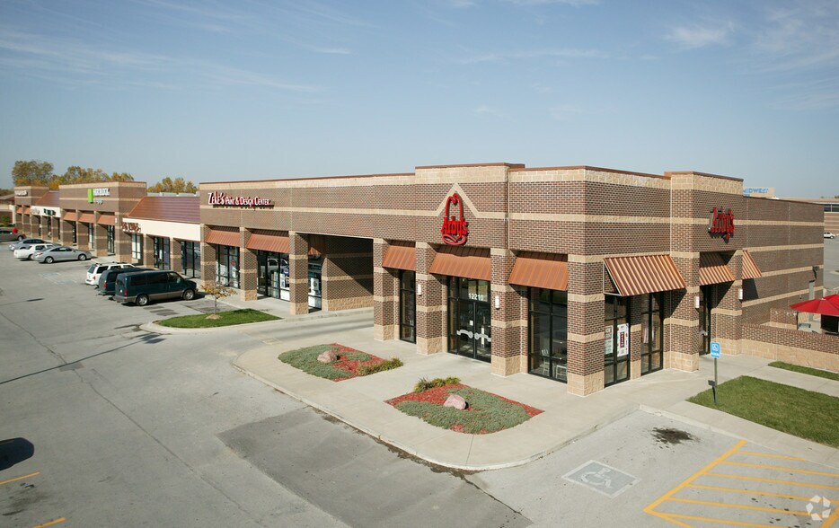 12200-12260 W 135th St, Overland Park, KS for sale - Primary Photo - Image 1 of 1