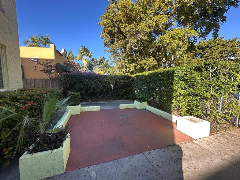 818 Jefferson Ave, Miami Beach, FL for sale - Building Photo - Image 3 of 5