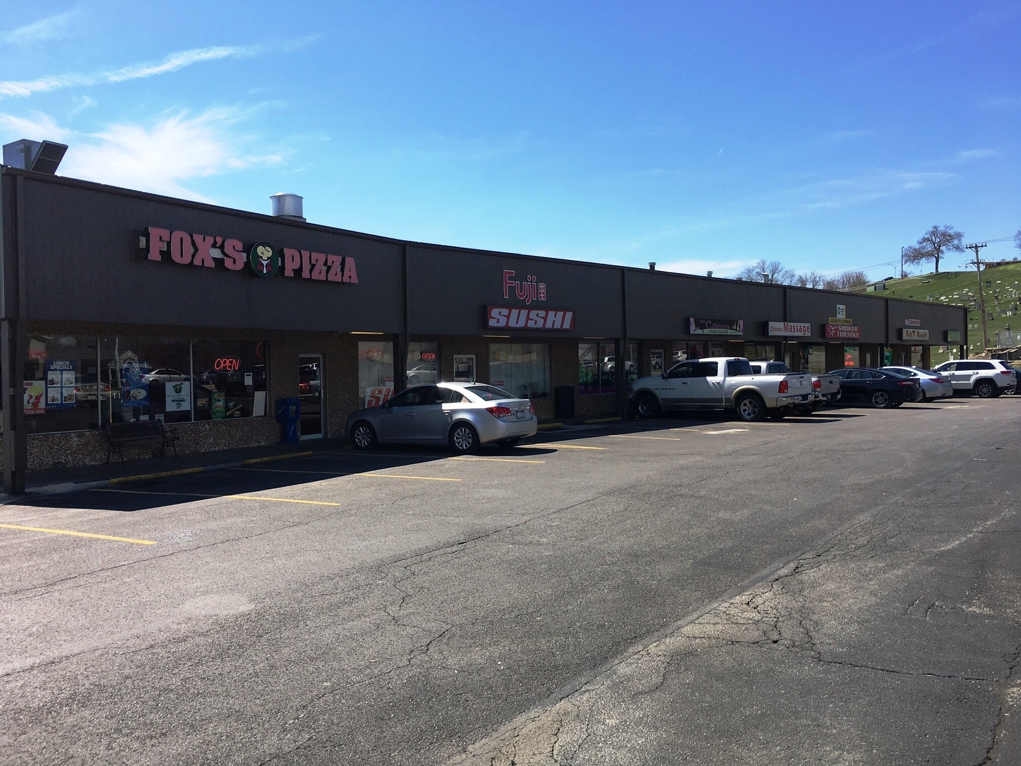 6080-6111 Steubenville Pike, McKees Rocks, PA for lease Building Photo- Image 1 of 8