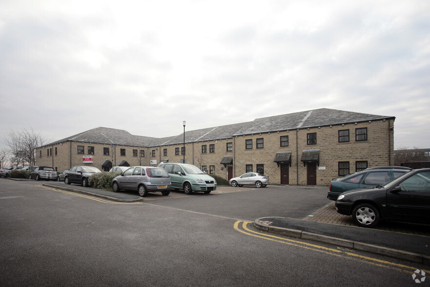 1-7 Feast Field, Leeds for lease - Primary Photo - Image 1 of 2