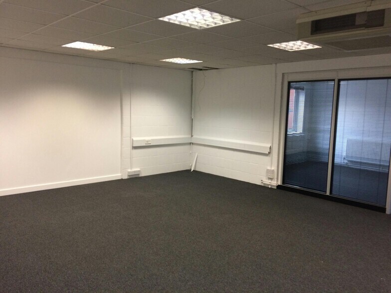 Curran Rd, Cardiff for lease - Building Photo - Image 3 of 4