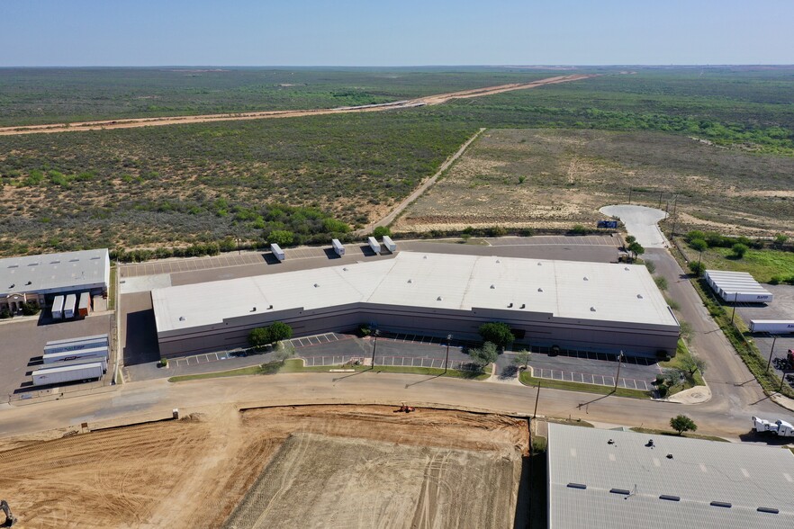 1629 World Trade Center Loop, Laredo, TX for lease - Aerial - Image 1 of 23