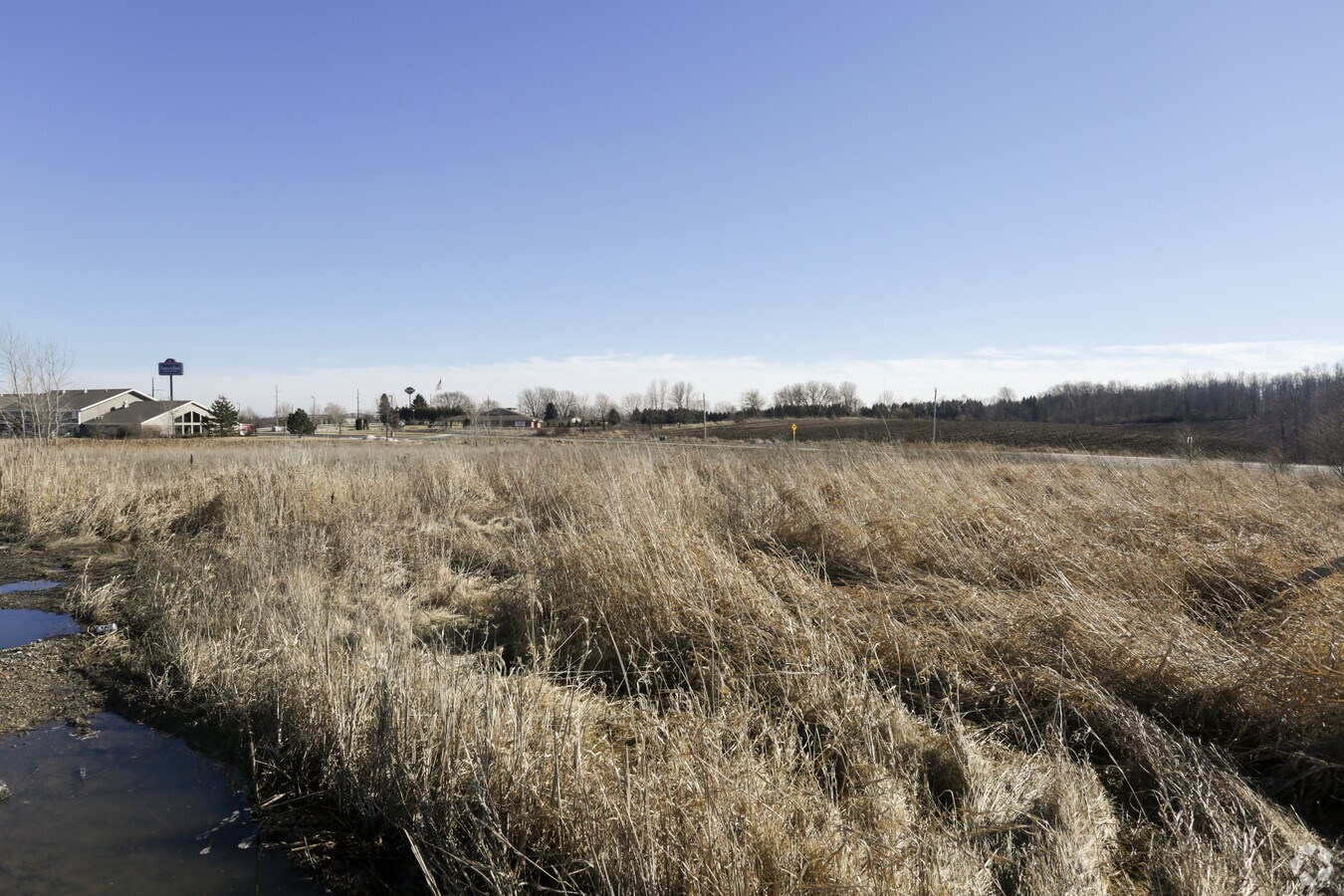 Hecker Rd, Manitowoc, WI 54220