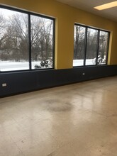 1340-1360 N Green Bay Rd, Waukegan, IL for lease Interior Photo- Image 1 of 4