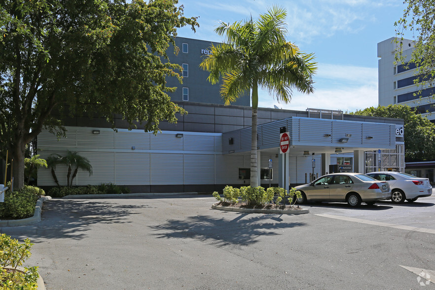 2155 Coral Way, Miami, FL for lease - Building Photo - Image 3 of 4