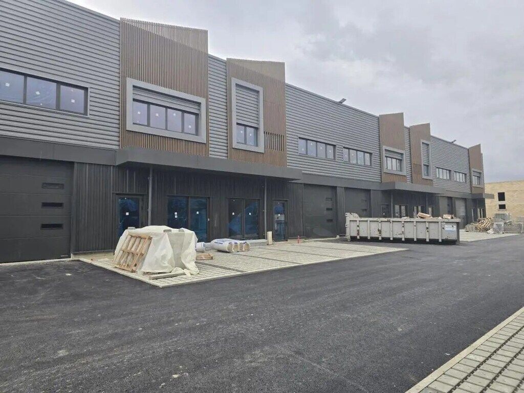 Vente Local d'activités 239 m² - Photo 1