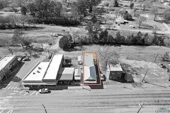 15 N Main St  