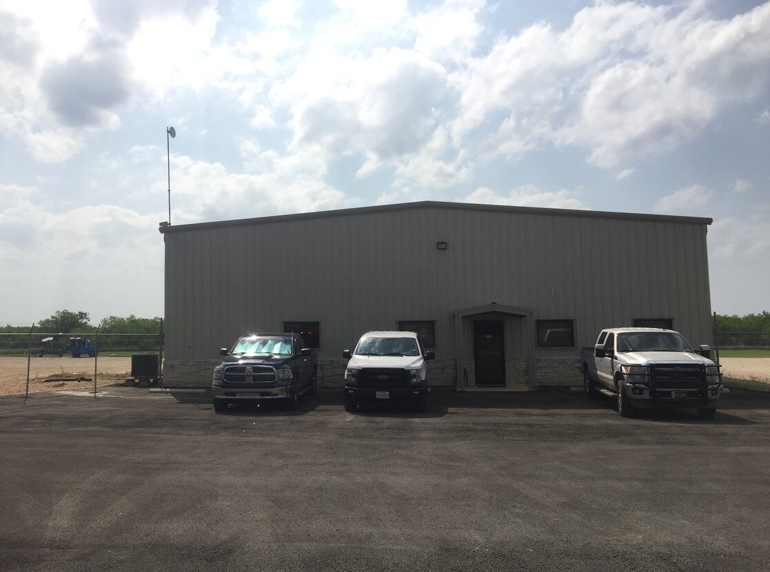 5030 E Highway 97, Pleasanton, TX for sale Primary Photo- Image 1 of 1