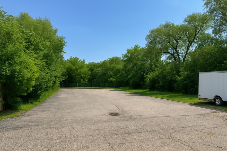 7218 N Virginia Rd, Crystal Lake, IL for sale - Building Photo - Image 2 of 10